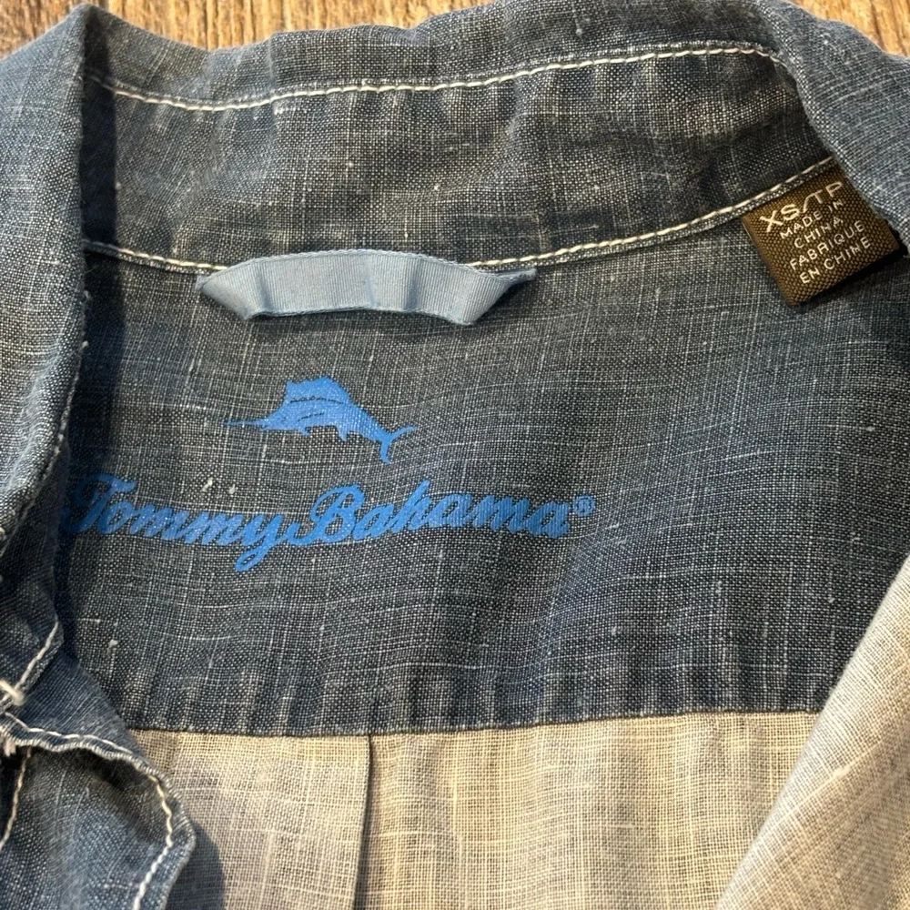 EUC Tommy Bahama 100% Linen “Denim” Long Sleeve Shirt - Picture 2 of 6